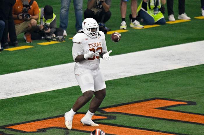 Texas defensive lineman T'Vondre Sweat